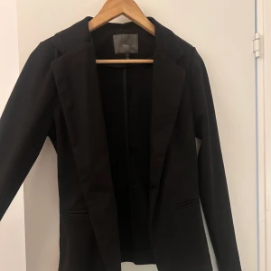 Kavaj - Svart kavaj i väldigt bra skick