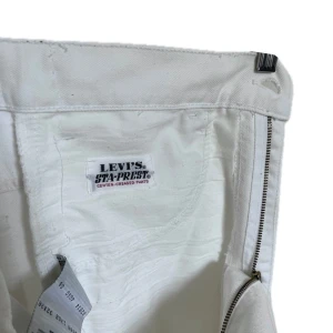 Levis - Vintage Levis Jeans i väldigt gott skick. Nästan som nya! Fina pressveck! 