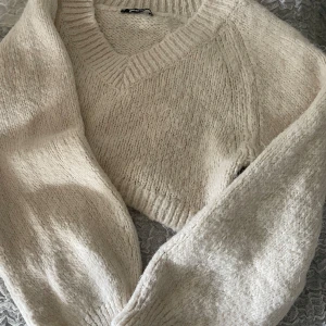 Stickad tröja  - Väldigt fin stickad tröja från gjnatricot 