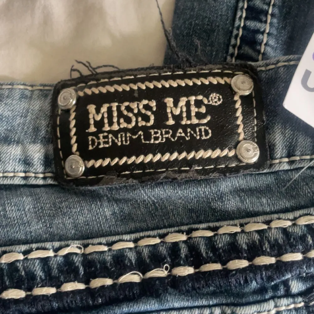 Säljer mina miss me jeans, bra skick. Köpte från benim denim för 600. Är inte säker om jag vill sälja. Skriv privat för fler bilder. Jeans & Byxor.