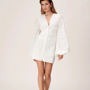 Florence dress - Adooreklänning i storlek 38, saknar 2 nedersta knapparna men lätt åtgärdat om man så vill