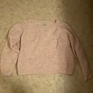 Jätte fin rosa sticka tröja, från first class i storlek M, priset kan diskuteras 