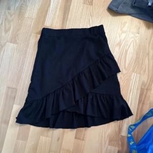 Kjol från nelly - Oanvänd 