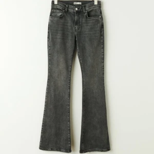 Gina tricot perfect bootcut jeans - I fint skick!