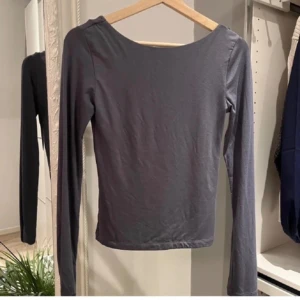 Fin långärmad topp - Skön topp som är så gott som ny då den bara använts ett fåtal gånger.