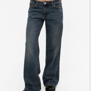 Imoo jeans från monki slutsålda på hemsidan🌈 aldrig använda, säljer pga för små! 