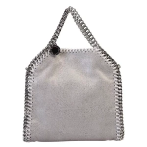 Stella mccartney väska - Säljer min stella mccartney liknande väska, köpt här på plick för 4500. Använd en del men inga stora tecken på att den är använd . Storlek:liten. Säljer pga köpt en i annan färg.  Pris kan diskuteras vid snabb affär.