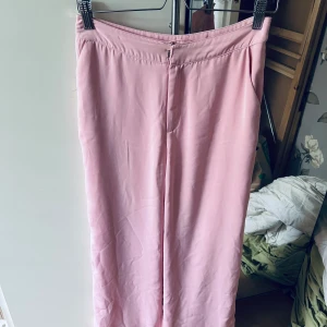 Kostymbyxor rosa nakd - Storlek 36