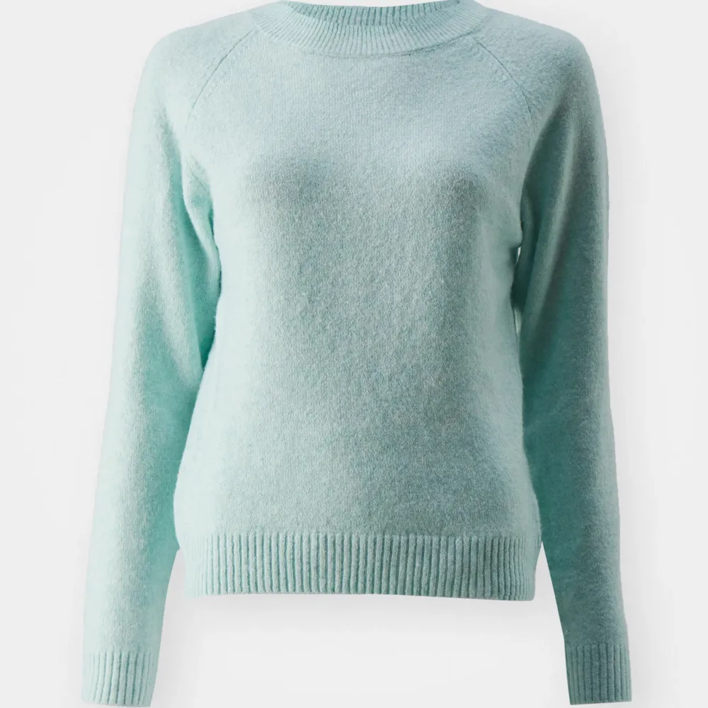 Säljer denna stickade Vero Moda tröja väldigt bra skick! ❤️❤️. Tröjor & Koftor.