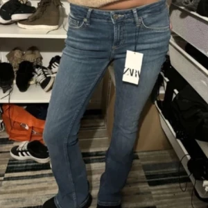 Lågmidjade jeans  - Lågmidjade jeans, (egna bilder)