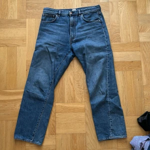 Jeans toteme  - I använt skick men har mycket kvar att ge. 