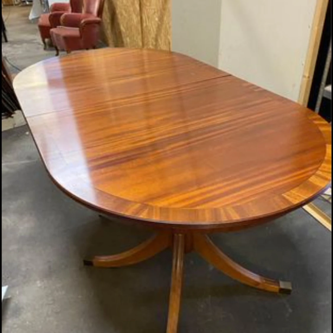 Stort matsalsbord  - 93