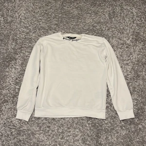 Palm angels tröja  - Säljer min Palm angels tröja då jag inte har någon användning av dem, tröjan är i fin skick, pris kan diskuteras 