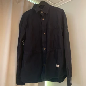 Wacay overshirt - Wacay overshirt i storlek xl. Perfekt till hösten. Nypris 1200 mitt pris 299. Tveka inte att göra av dig vid frågor