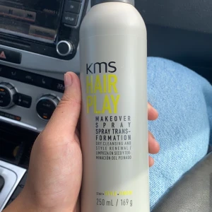 Hårprodukter  - Torrschampoo från KMS. Helt oanvänt. Nypris 289-300 beroende på olika hemsidor.  Mitt pris: 200 Hårmousse från wella. Helt oanvänt. Nypris 199-235 beroende på olika hemsidor  Mitt pris: 150  Värdet på båda produkterna tillsammans ligger på ca 500 kr 