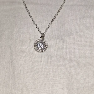 Halsband - Jätte fint halsband i bra skick