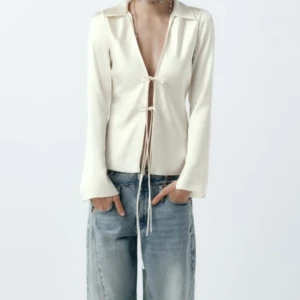 Topp från Zara - Helt oanvänd topp från Zara!