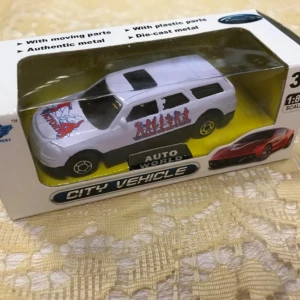 Sport Bil  - Förpackning mått 10.50*4.30*4.20 cm 3 år +  39kr/st  Finns fler kvar, sammafrakt 