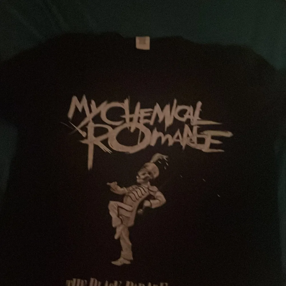 My chemical romance T-shirt. Bra skick och köpt för Ksk 2 år sen. Knappt använd.. T-shirts.