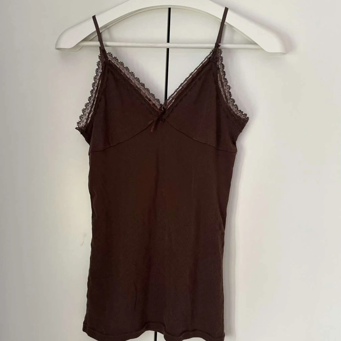 Brunt spetslinne - 90