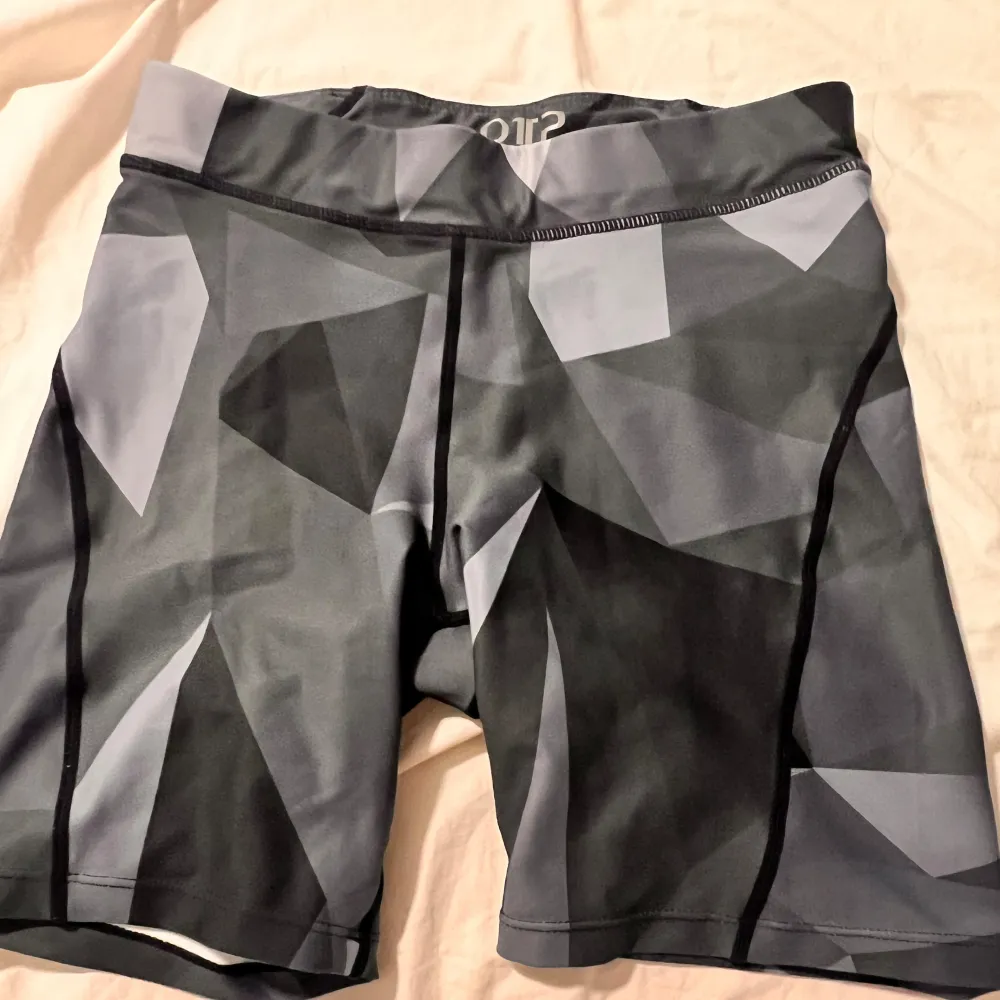 Fina tränings shorts som jag köpte i Ullared, används tyvärr inte längre. Sportswear.