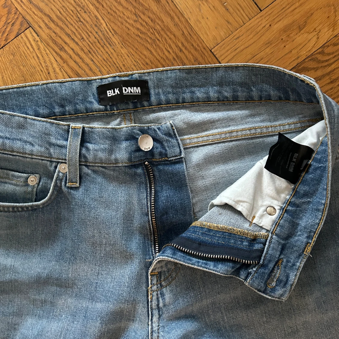 Ljusblå jeans från BLK DNM - 91
