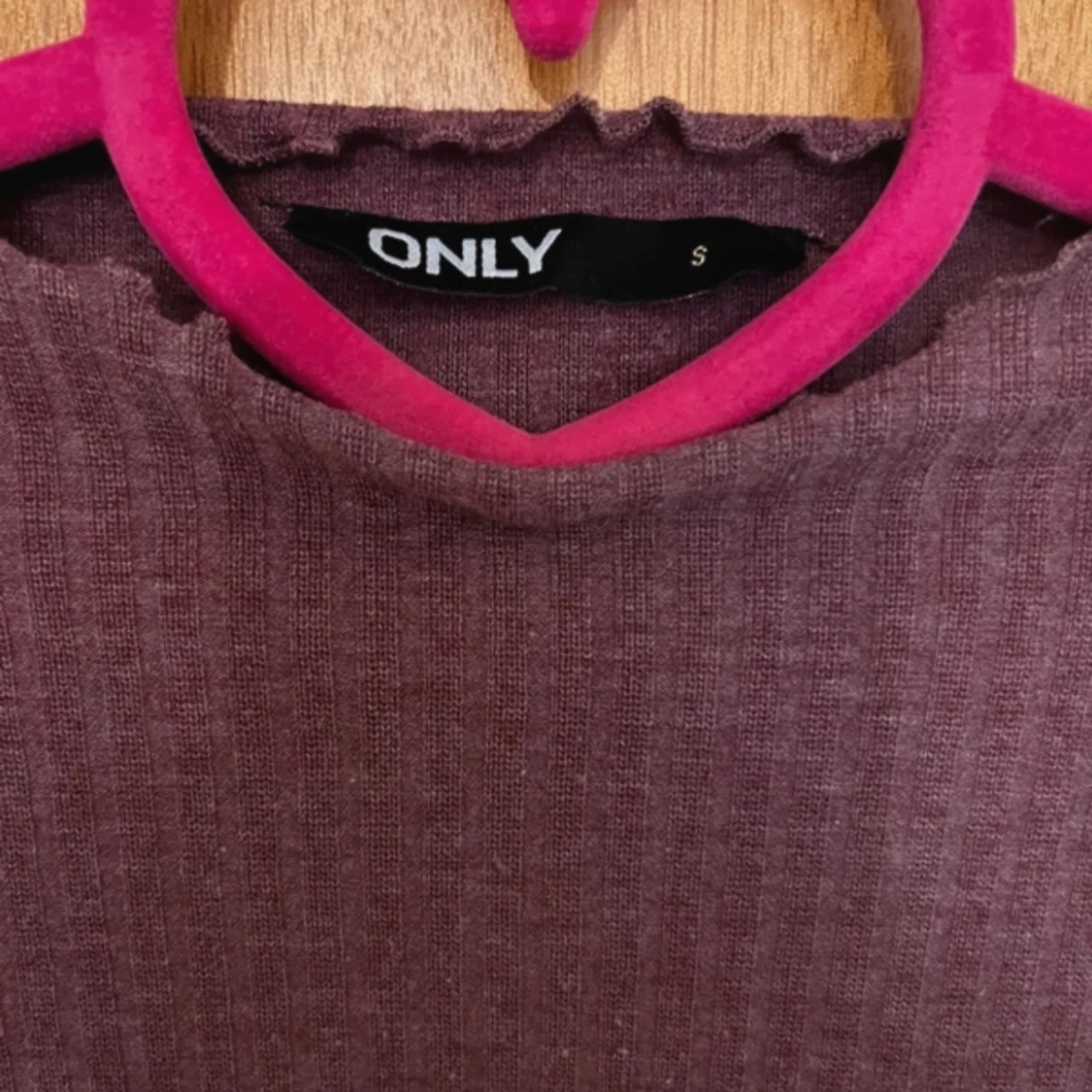 Långärmad ribbad tröja från ONLY - 91