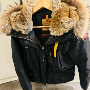 Parajumpers vinterjacka XL - Parajumpers vinterjacka I XL  Pris 3500 kr 