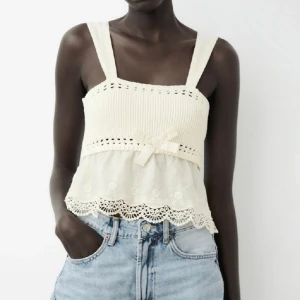 Zara topp - Dröm topp till sommaren! Den är helt slutsåld på hemsidan. Ny med prislappen kvar 