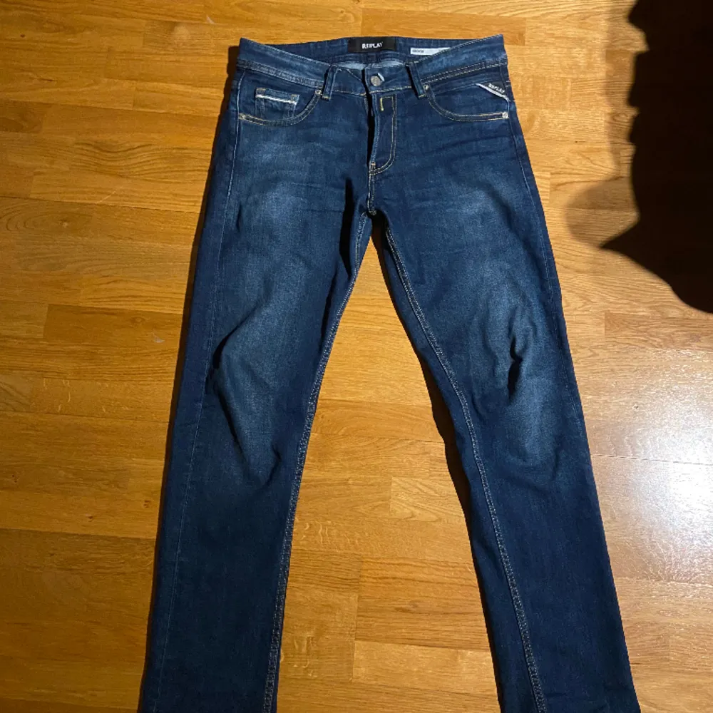 Replay grover straight fit 28/32 Passar även om du har 30 i längd Fint skick 8,5/10 . Jeans & Byxor.