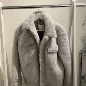 Samsoe samsoe jacka - En supersnygg jacak från samsoe som jag köpte förra vintern. 