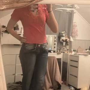 röd topp - Storlek S i bra skick och väldigt sött