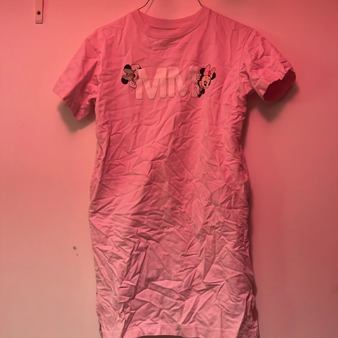 Sov tröja med fickor på sidan 