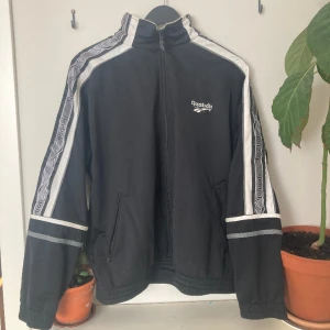 reebok - köpt second hand, skriv om du har frågor💌