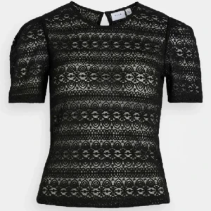 Vila spetstopp🤍 - Jättefin spets topp från vila i ny skick, lägger ut igen på grund av oseriös köpare💞