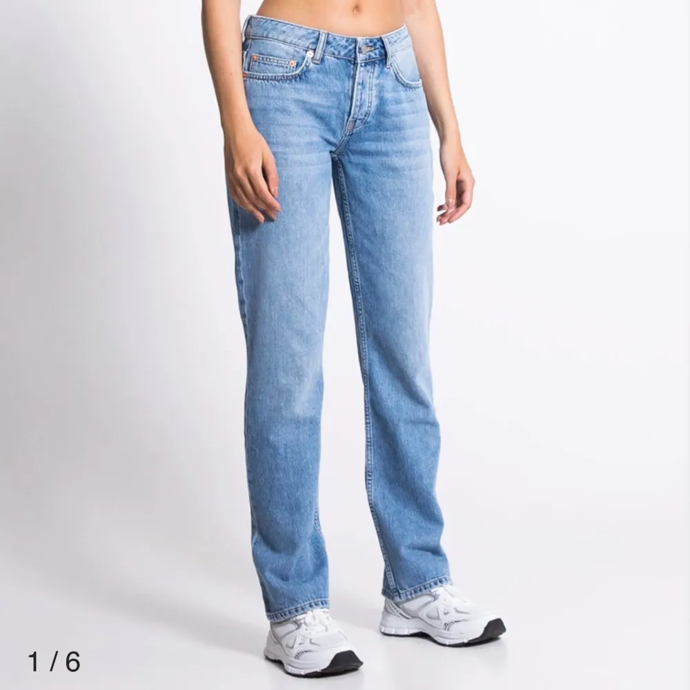 Säljer ett par jeans ”Icon” från Lager 157 i storlek S. Nypris är 400kr, jag säljer dem för 150 (+ eventuell frakt).  Endast testade med lapparna kvar.  Kan fraktas men köparen står för frakten, kan annars mötas upp i Hällefors eller Örebro! :) . Jeans & Byxor.