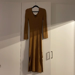 Klänning - Klänning från Lindex 