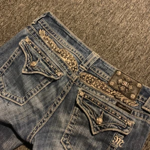 Miss me Jeans - tyvärr för långa:/