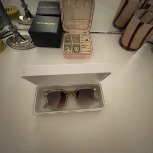 Chimi 004 Ecru - Helt nya, aldrig använda, boxen medkommer. Pris kan diskuteras!