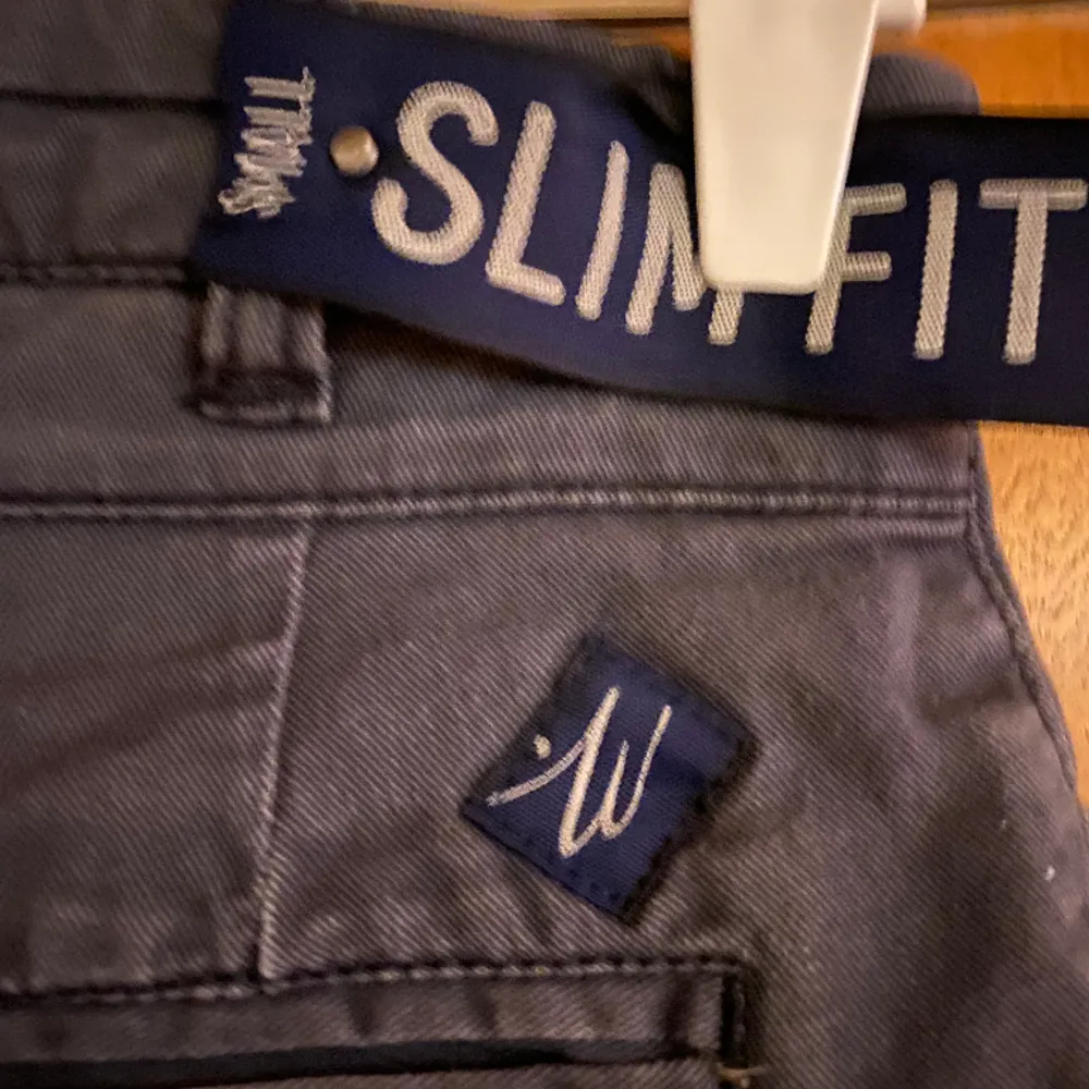 Gråblå byxor herr från Winwin  Strl S  97% bomull  3% elastan  Köpta på Carlings. Jeans & Byxor.