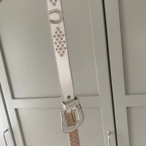 Tuttolente belt - Vitt Tuttolente bälte i mycket bra skick 