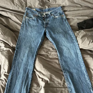 Levis 501 jeans - Strl 32/34 i bra skick