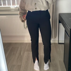 Kostymbyxor med slits i fram - Bra skick