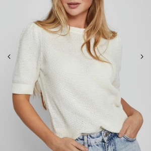 Vila tröja - Säljer min tröja ifrån vila då den inte kommer till användning längre, använd fåtal gånger💞