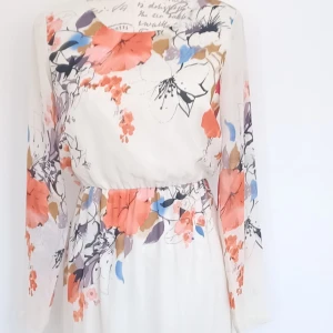 DRA LAKE klänning - DRA LEKA Klänning I perfekt skick Stl 36 Ord pris 1599 kr Nu 1000 kr