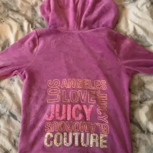 Säljer denna vintage juicy tröjan få den inte längre kmr till användning.