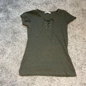 T-shirt  - Bra skick och bra kvalite nästan aldrig använd 