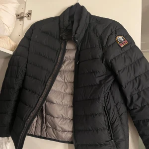 Parajumpers  - Köpt för 4000 säljer för 650 