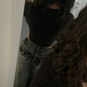 Jeans från shein strl xs - Jeans från shein strl xs, designe på fickorna 