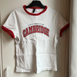 Cambridge baby tee - Nyskick, använd kanske 1-2 ggr! 